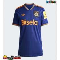 Camisa de Futebol Newcastle United Equipamento Alternativo Mulheres 2025-26 Manga Curta